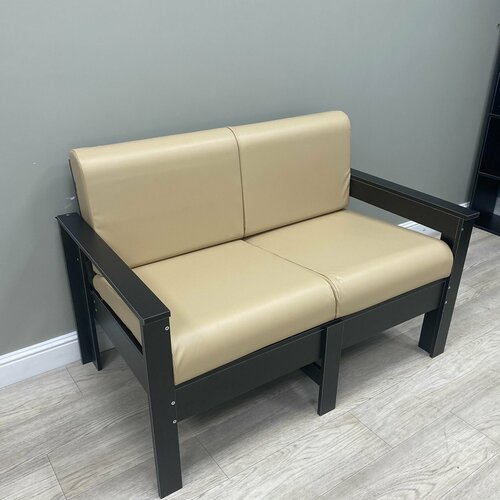 Диван Каттегат New Victoria двухместный каркас черный кожа бежевая 10639₽