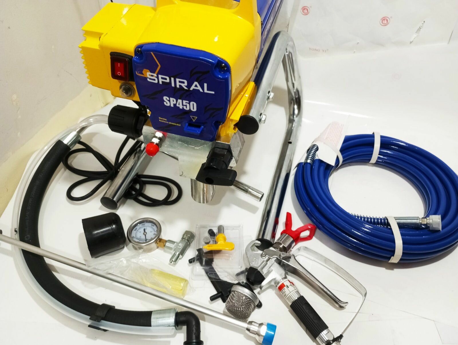 фото Окрасочный аппарат безвоздушного 1000 w. 2.5 L/M