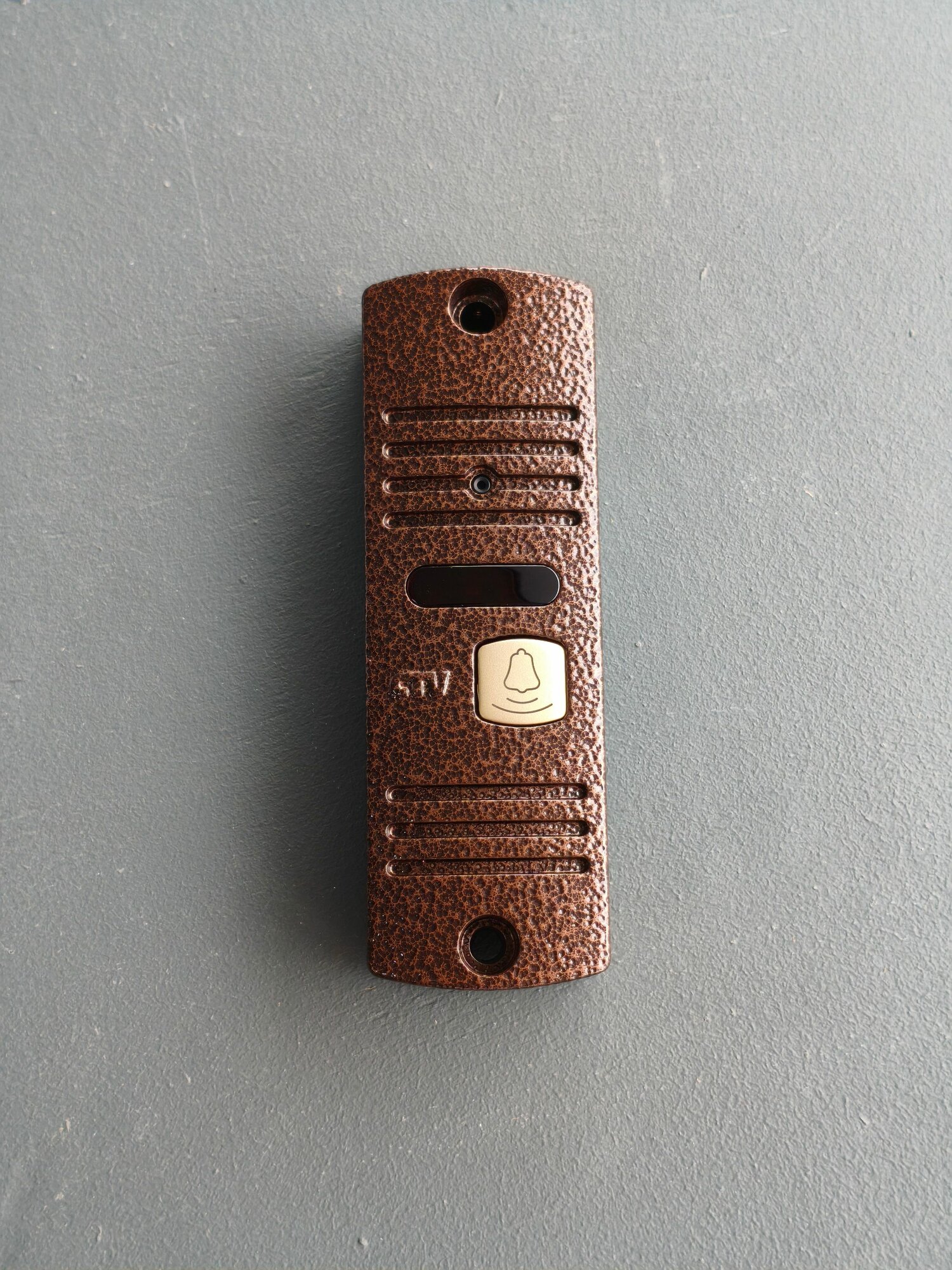 Видеопанель CTV-D40 Br (бронза) вызывная антивандальная Full HD разрешения формата AHD