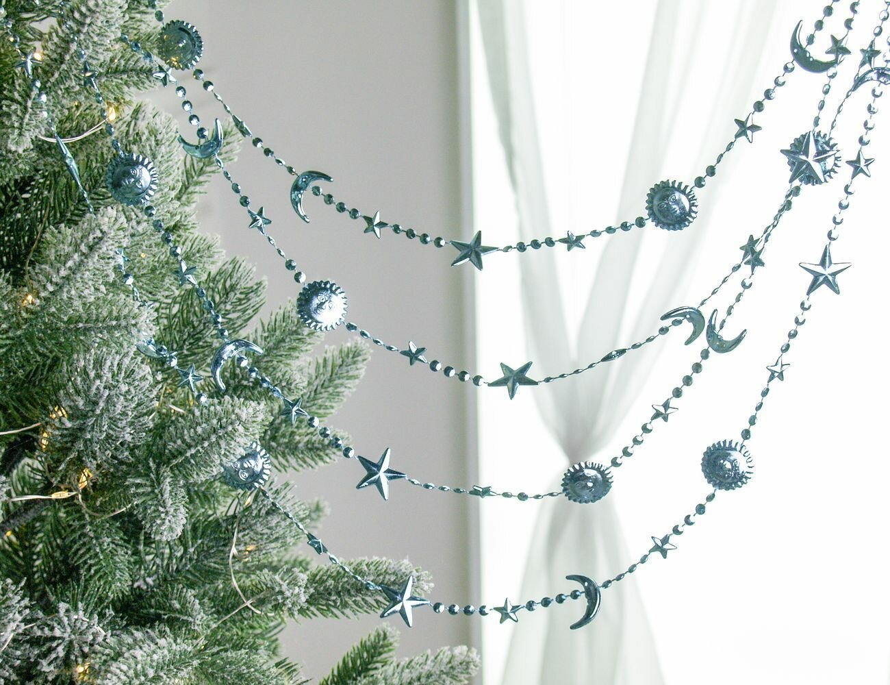 Бусы на ёлку космическая нить пластик небесно-голубые 270 см Winter Deco 1001137