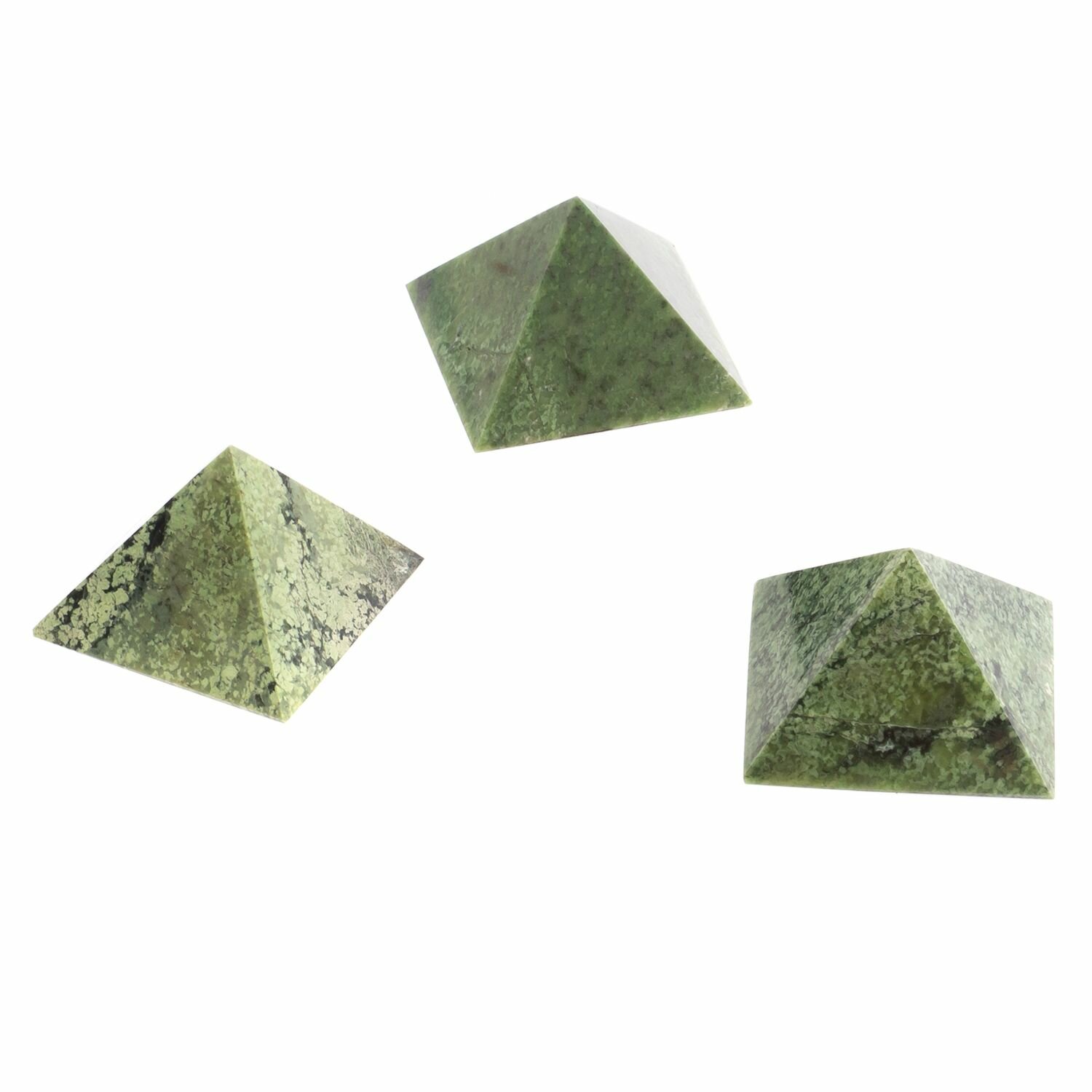 Пирамида из жадеита 5х5х3,5 см 124960