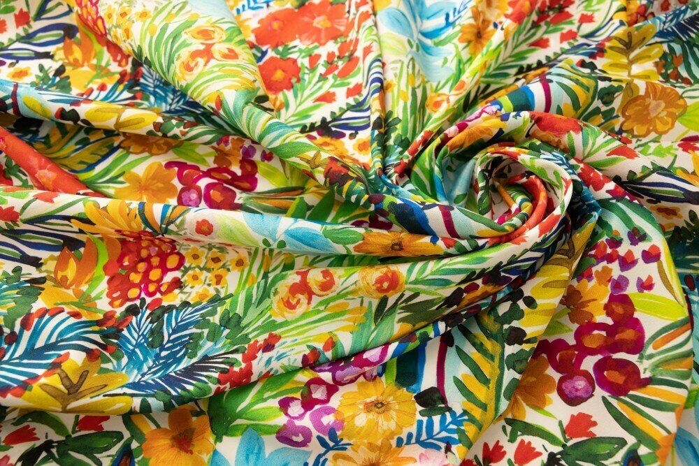 Ткань разноцветный крепдешин с цветочным принтом