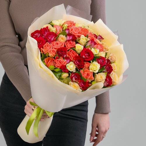 Изображение товара Букет Мегацвет24 "Микс из Кустовых Роз", 25 шт, разноцветные, дизайнерская упаковка