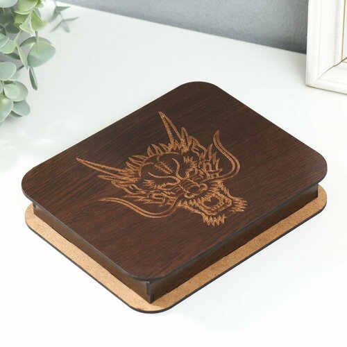 коричневый