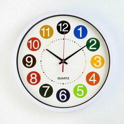 Часы настенные "Цветные цифры", d-30 см, дискретный ход