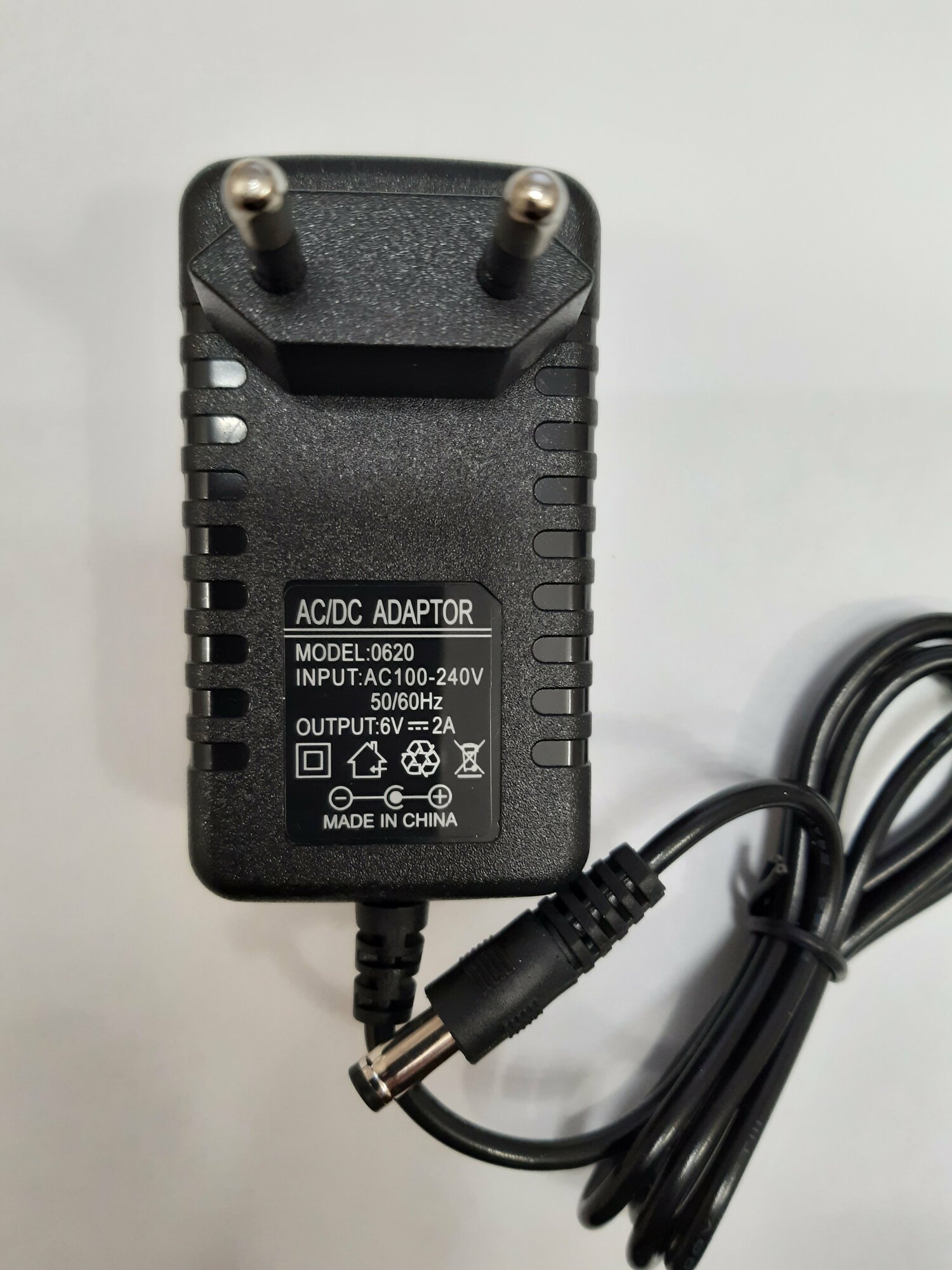 Сетевой адаптер 6V 2A в розетку штекер 2.5*5.5мм — фото 1