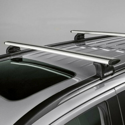Оригинальный багажник на крышу автомобиля Mitsubishi Outlander 2013-2021 г. на интегрированный рейлинг (серебристая крыловидная дуга)