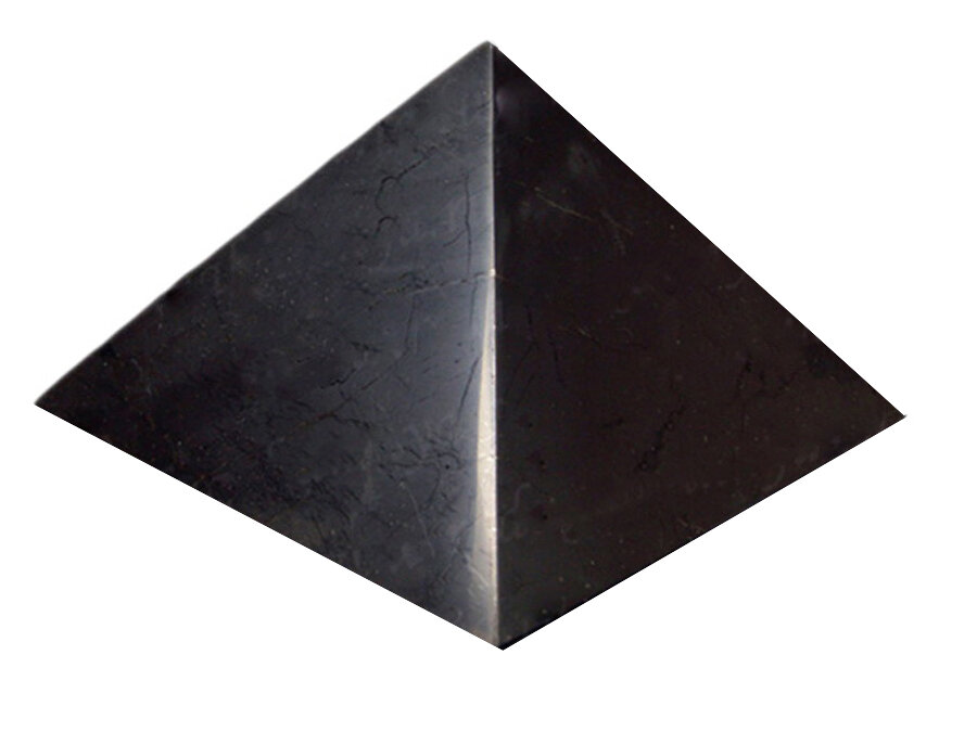 Пирамида из шунгита полированная, размер основания 130-135мм РадугаКамня