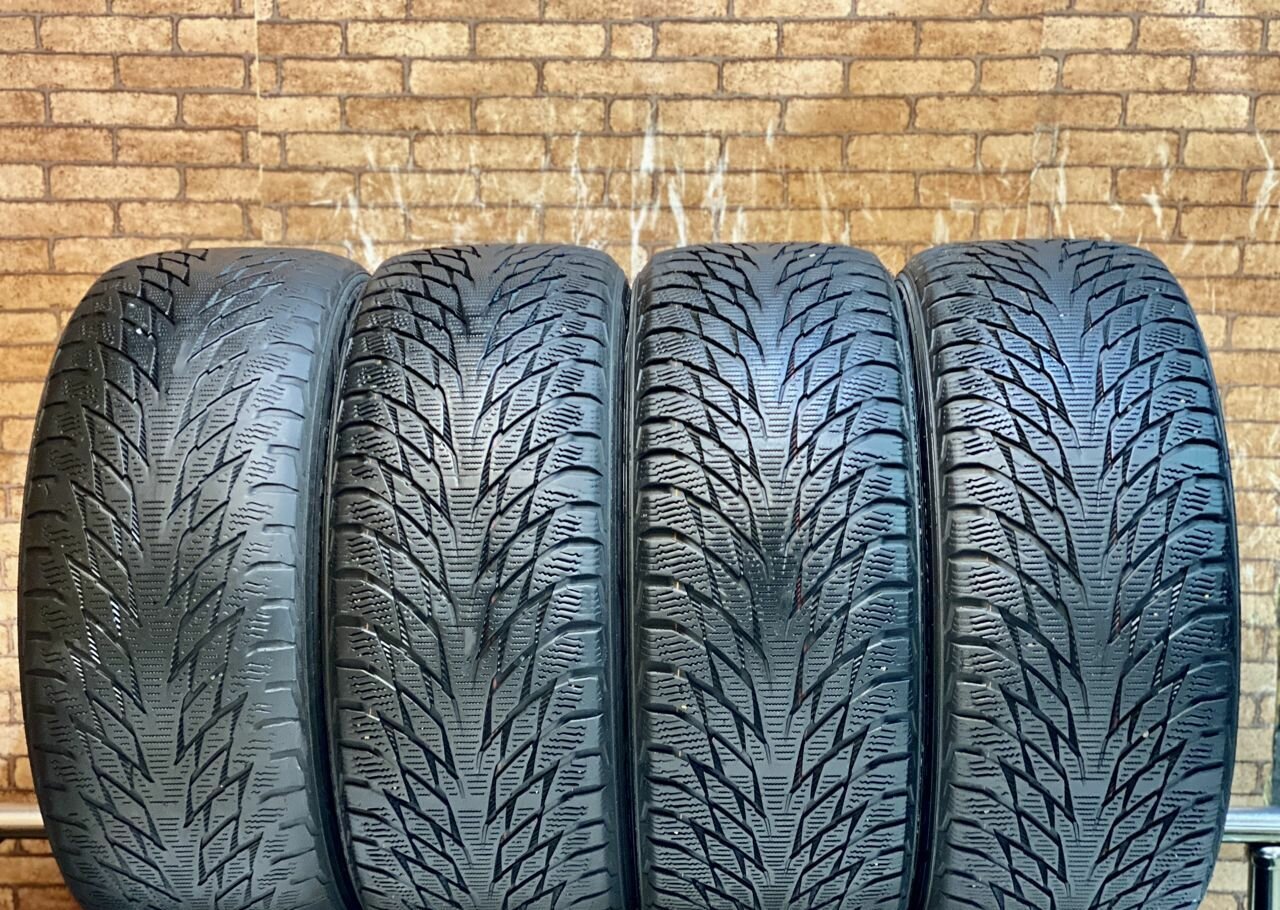 Nokian Tyres Hakkapeliitta R2 225/50 R17