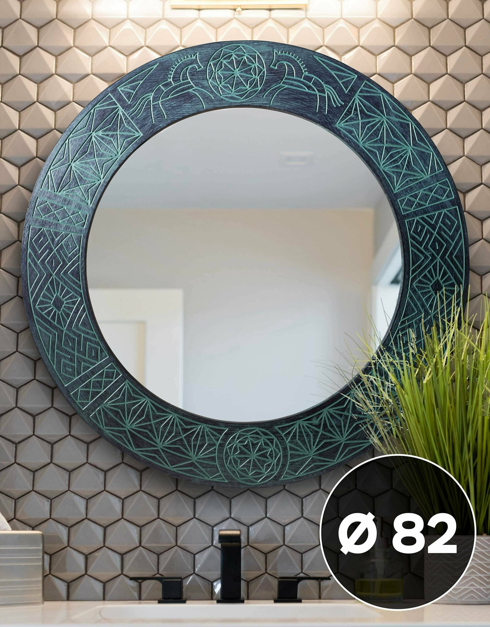 Круглое зеркало Etniq в деревянной раме из массива Ladoga Malachite 82 см, для ванной, спальни, гостиной, в прихожую, настенное