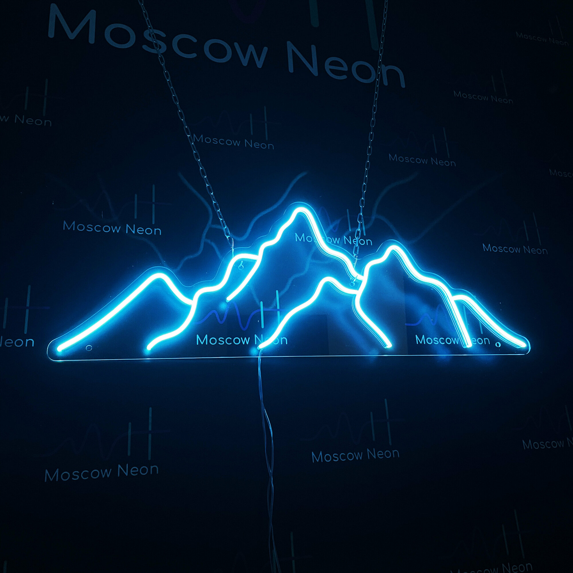 Неоновый светильник / Неоновая светодиодная вывеска на стену / Настенная неоновая лампа "Горы" для дома, 90 х 32 см. — фото 1