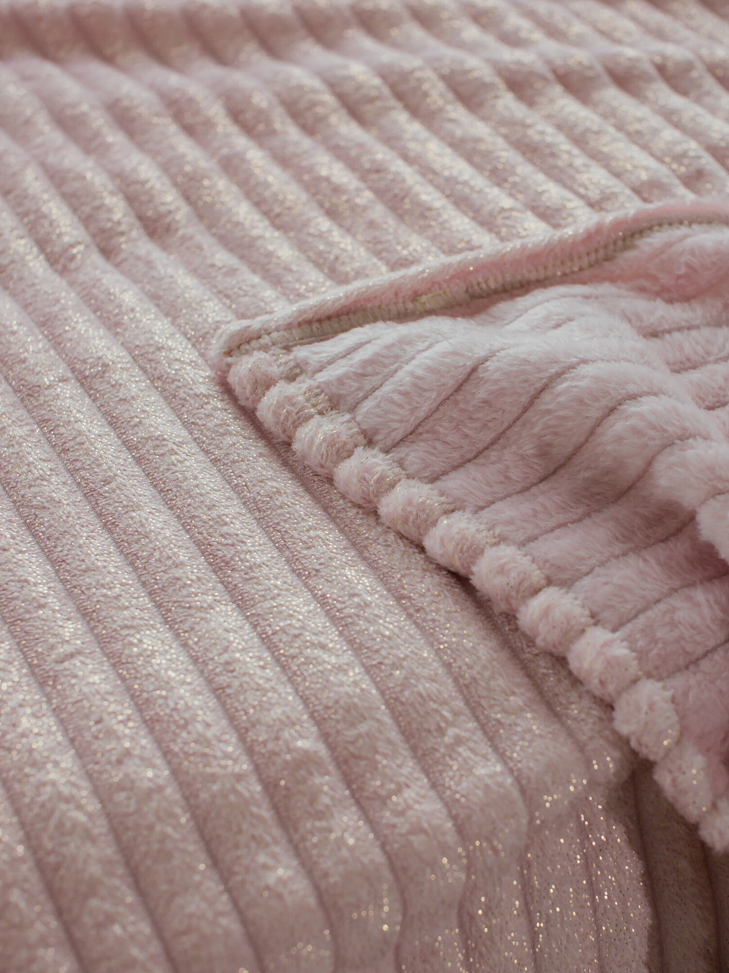 Плед велсофт на диван, покрывало на кровать, 150х200, Розовый - фотография № 12