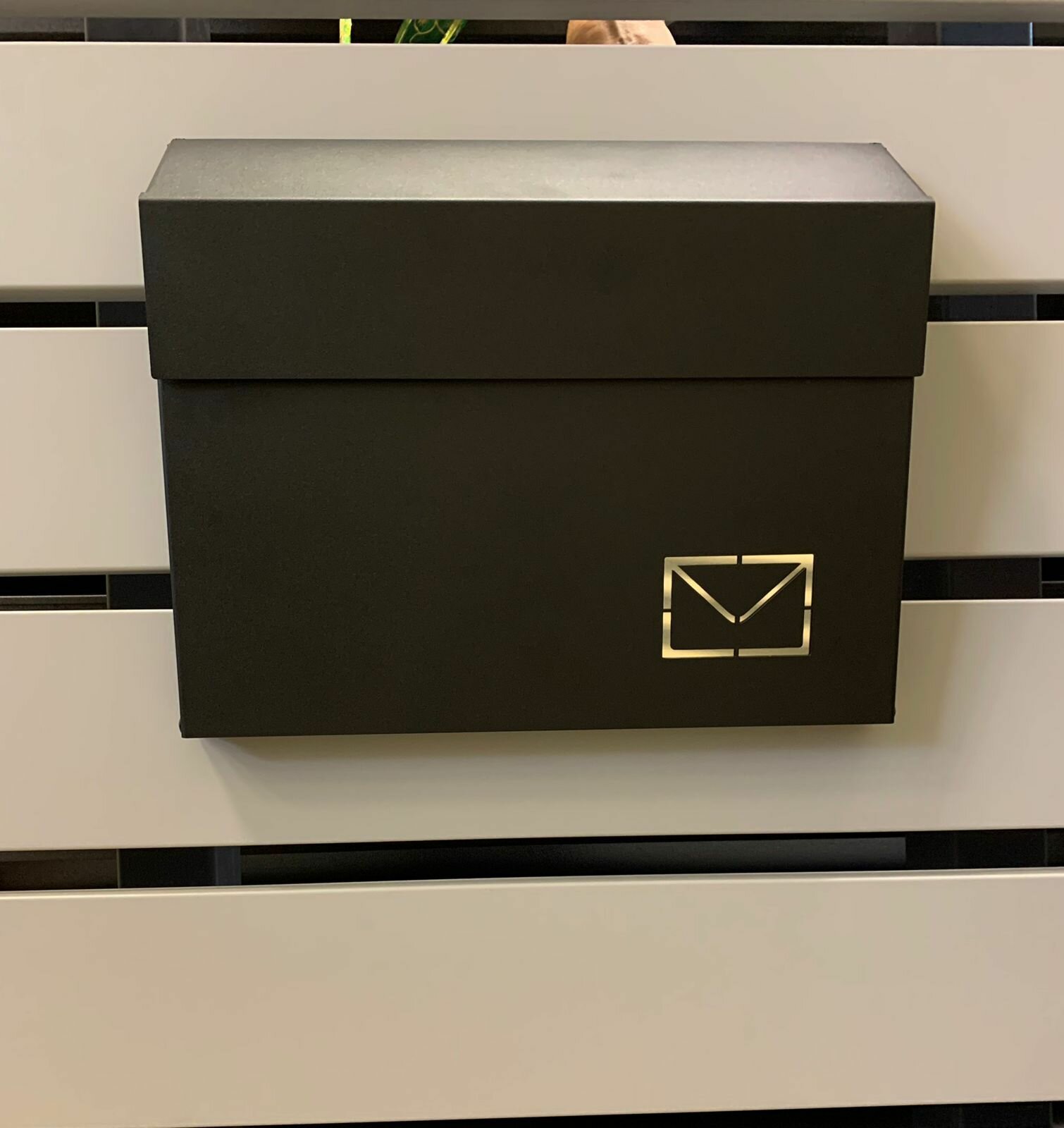 Почтовый ящик с замком металлический (конверт) 1 секц. 270 мм х 350 мм, черный