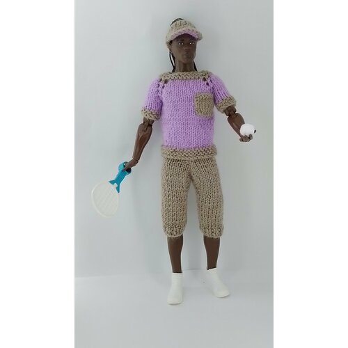 Комплект костюма для кукол Mattel: футболка, бриджи, кепка и вешалка