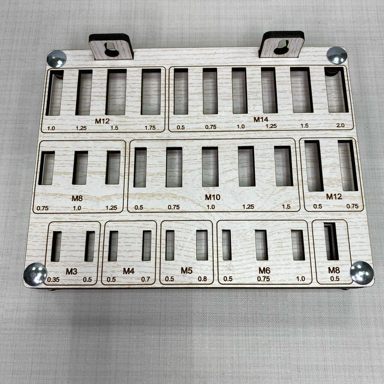 Подставка под плашки М3-14 мм / хранение инструмента