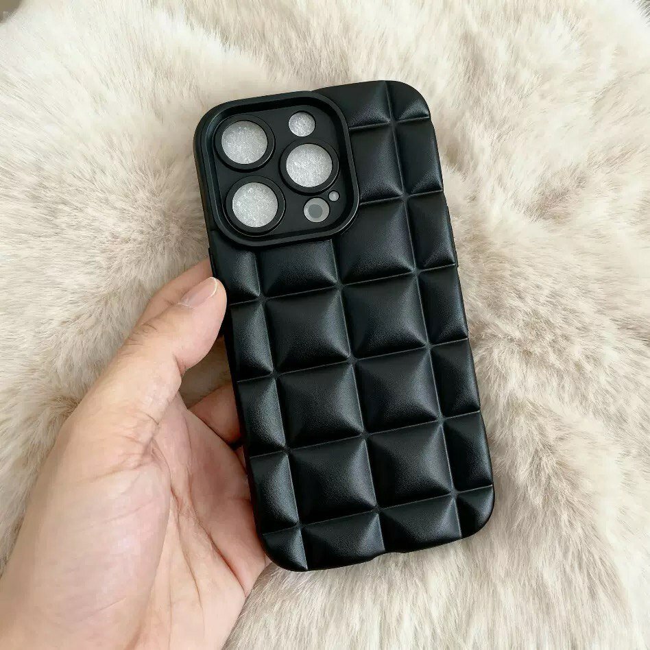Чехол для телефона айфон 15 , 3D дизайн, ромбический узор, однотонный черный