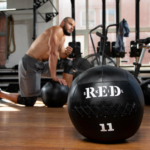 Медицинский набивной мяч медбол для бросков RED Skill, 11 кг