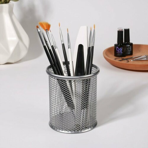 Подставка для хранения маникюрныхкосметических принадлежностей 10 9 см цвет серебристый 1шт 396₽