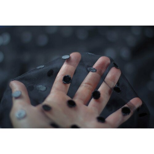 Ткань черная сетка в горох