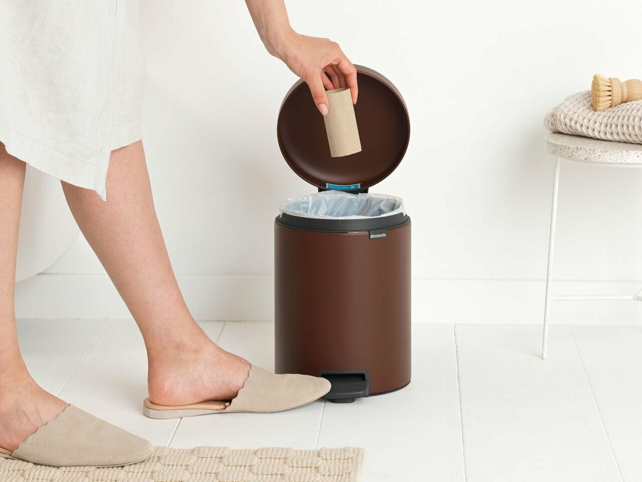 Мусорное ведро Brabantia NewIcon 208546 5 л, коричневое - фото №7