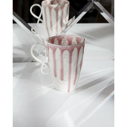 Кружка Linadelika с ручкой в форме Бесконечности розового цвета с брызгами блестящей платины из фарфора 600мл