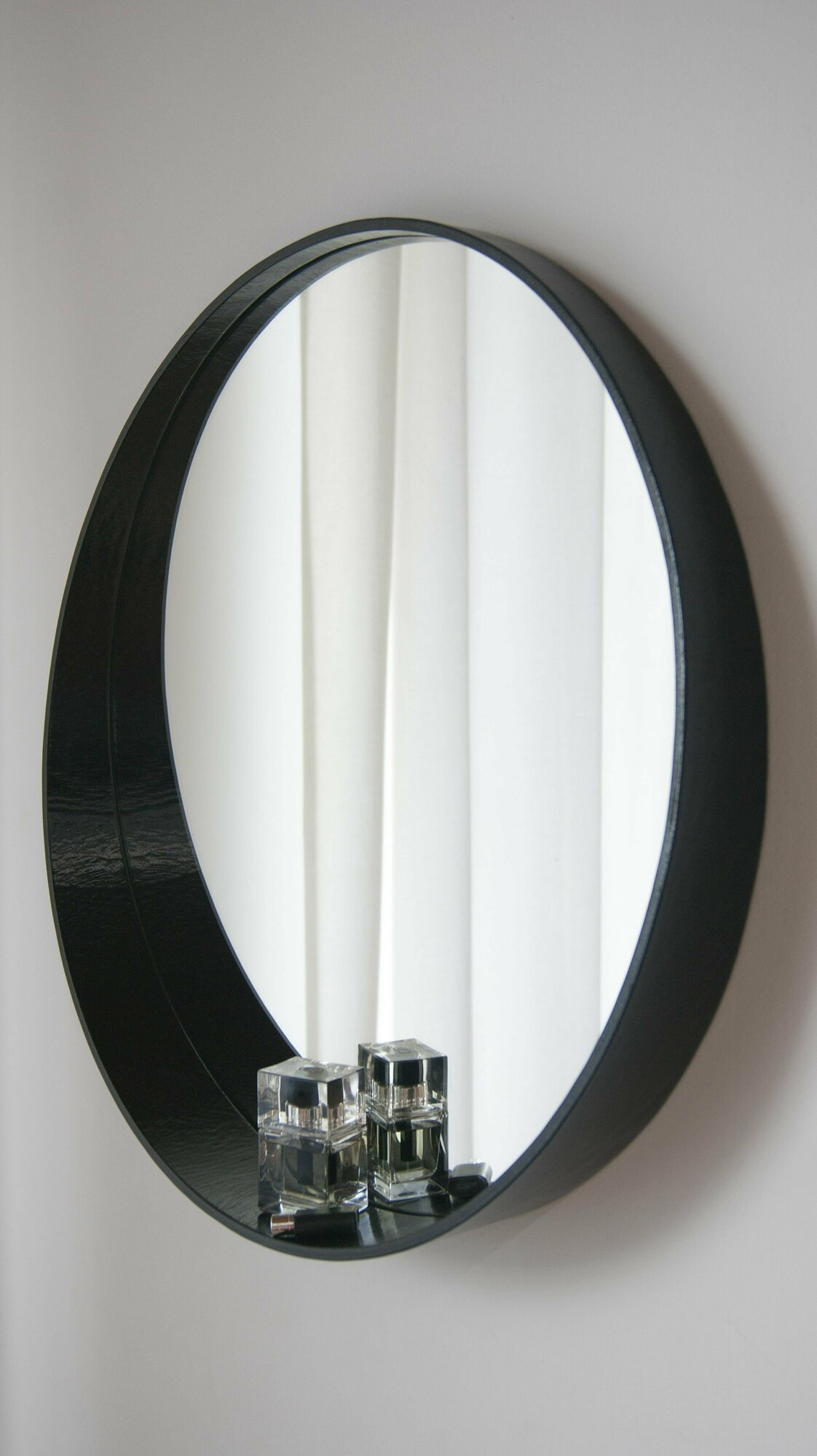 Зеркало круглое настенное интерьерное, черное, зеркало в ванную, интерьерное зеркало в деревянной раме