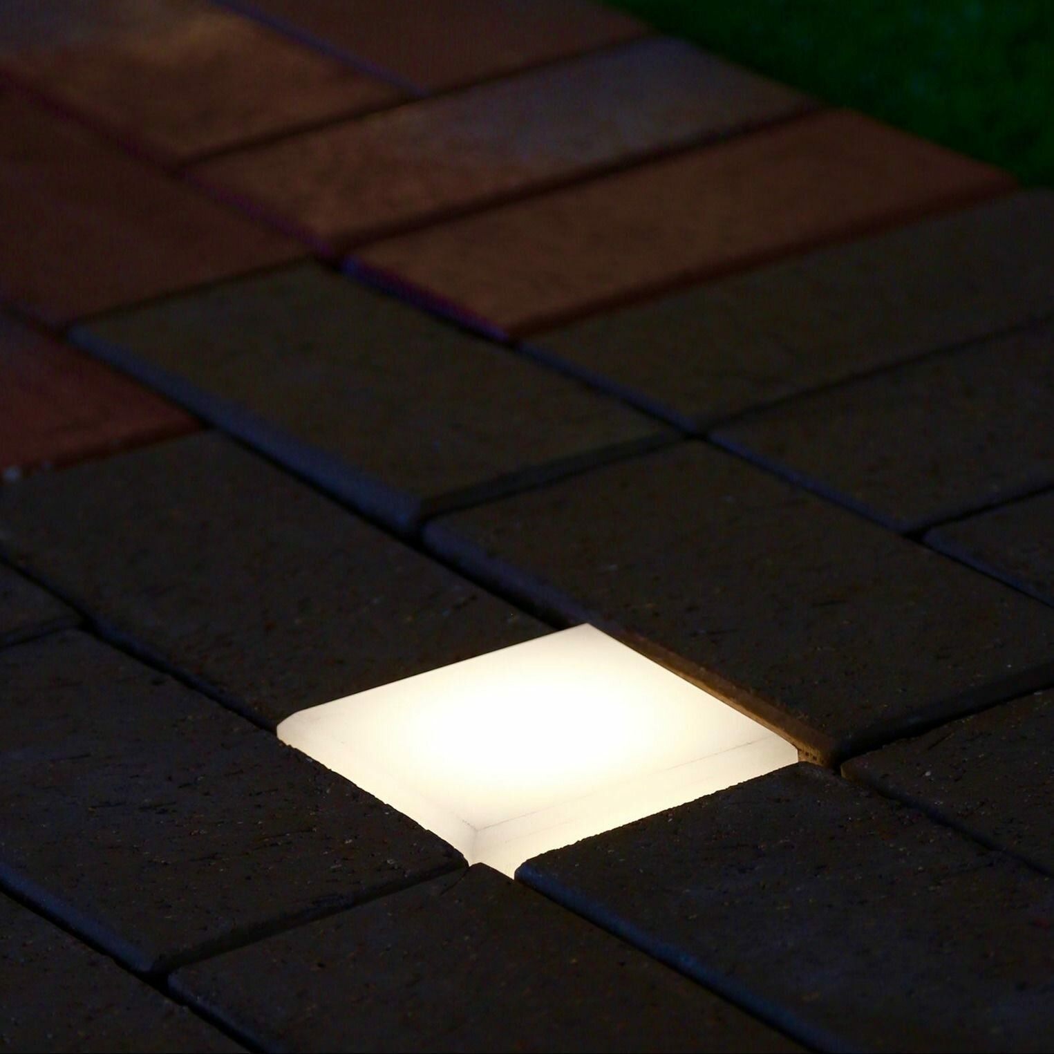 Светящаяся тротуарная плитка (LED брусчатка) Квадрат White (10*10 см)