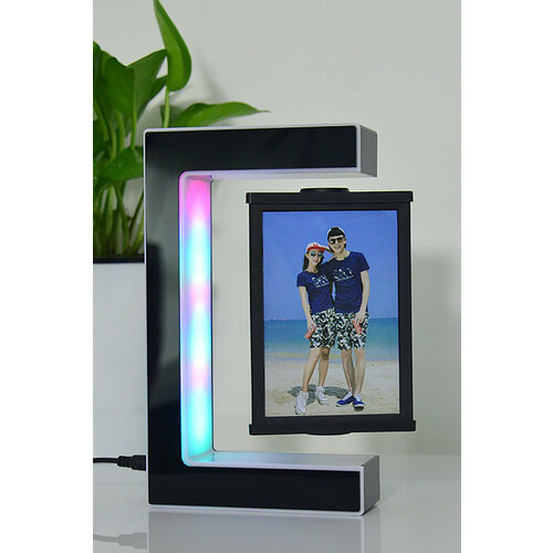 Левитирующая фото-рамка треугольная черная