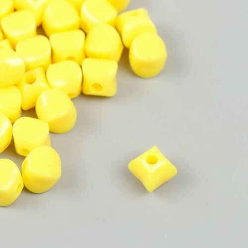 Бусины для творчества пластик Кубик со сплющенными краями жёлтый набор 30 гр d=0,8 см бусины из лазурита кубик гр 5мм 39см 86 бусин радугакамня