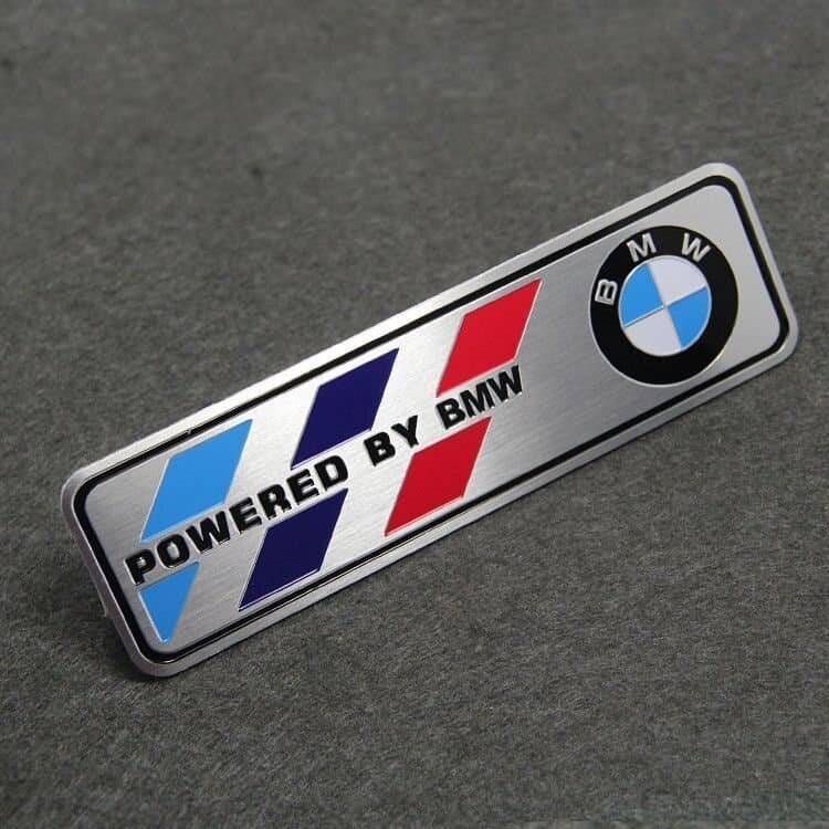 Табличка универсальная Powered by BMW