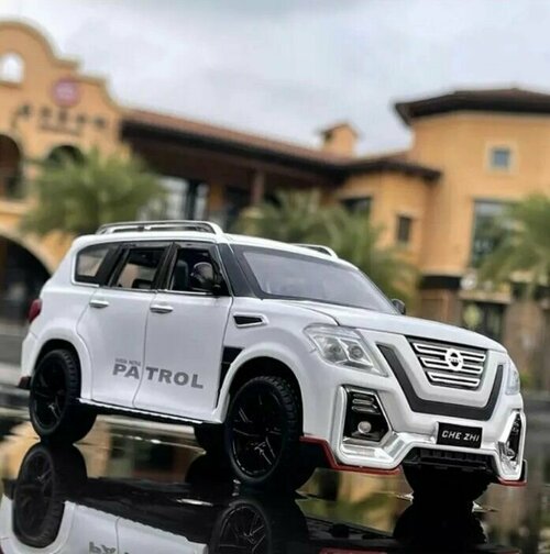 Машинка металлическая Nissan Patrol джип 1:24, Коллекционная модель для взрослых, Игрушечный автомобиль с звуковыми и световыми эффектами для детей