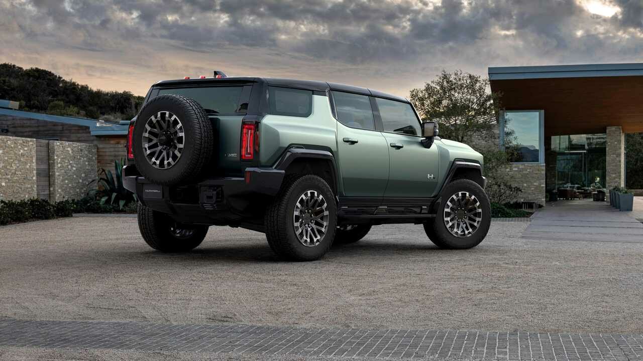 Картина на холсте 60x110 LinxOne "Hummer suv 2024 gmc hummer" интерьерная для дома / на стену / на кухню / с подрамником