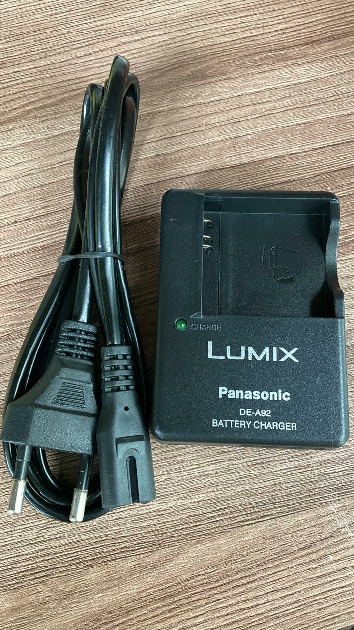 Зарядное устройство для аккумуляторов Panasonic DE-A92