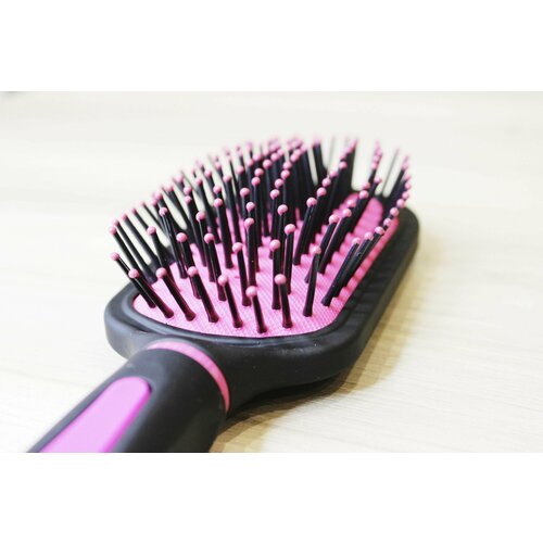 Расческа для волос массажная, распутывающая мокрые волосы Розовый