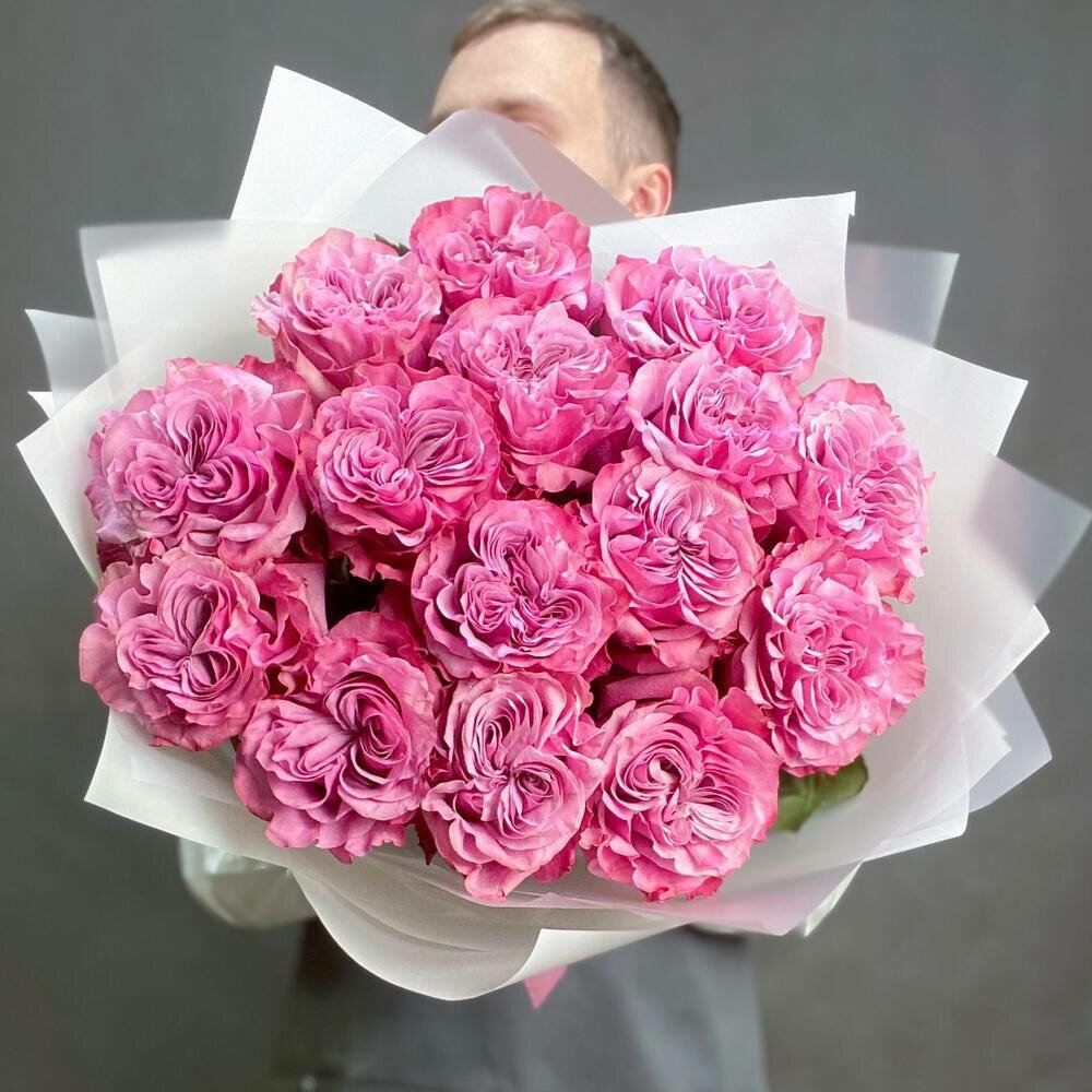 Монобукет живых цветов "15 пионовидных роз" сорт Кантри Блюз, цветочный магазин Wow Flora