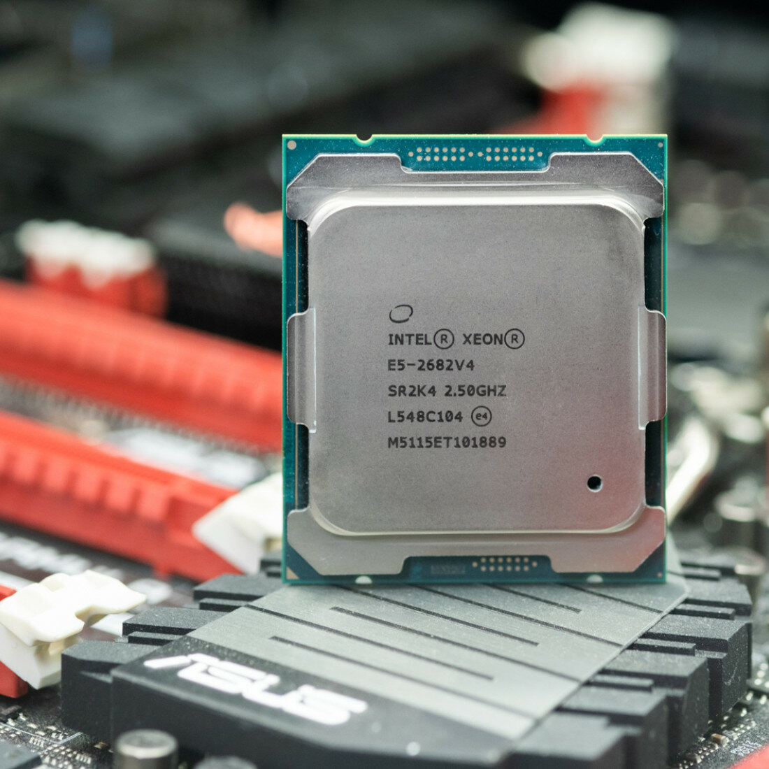 Процессор Intel Xeon E5-2682V4 Broadwell-EP LGA2011-3 16 x 2500 МГц