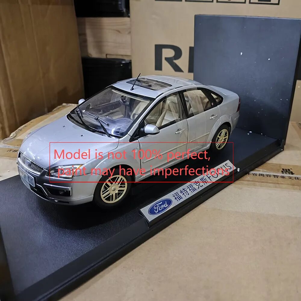 Модель Ford Focus 1:18 WELLY spot goods