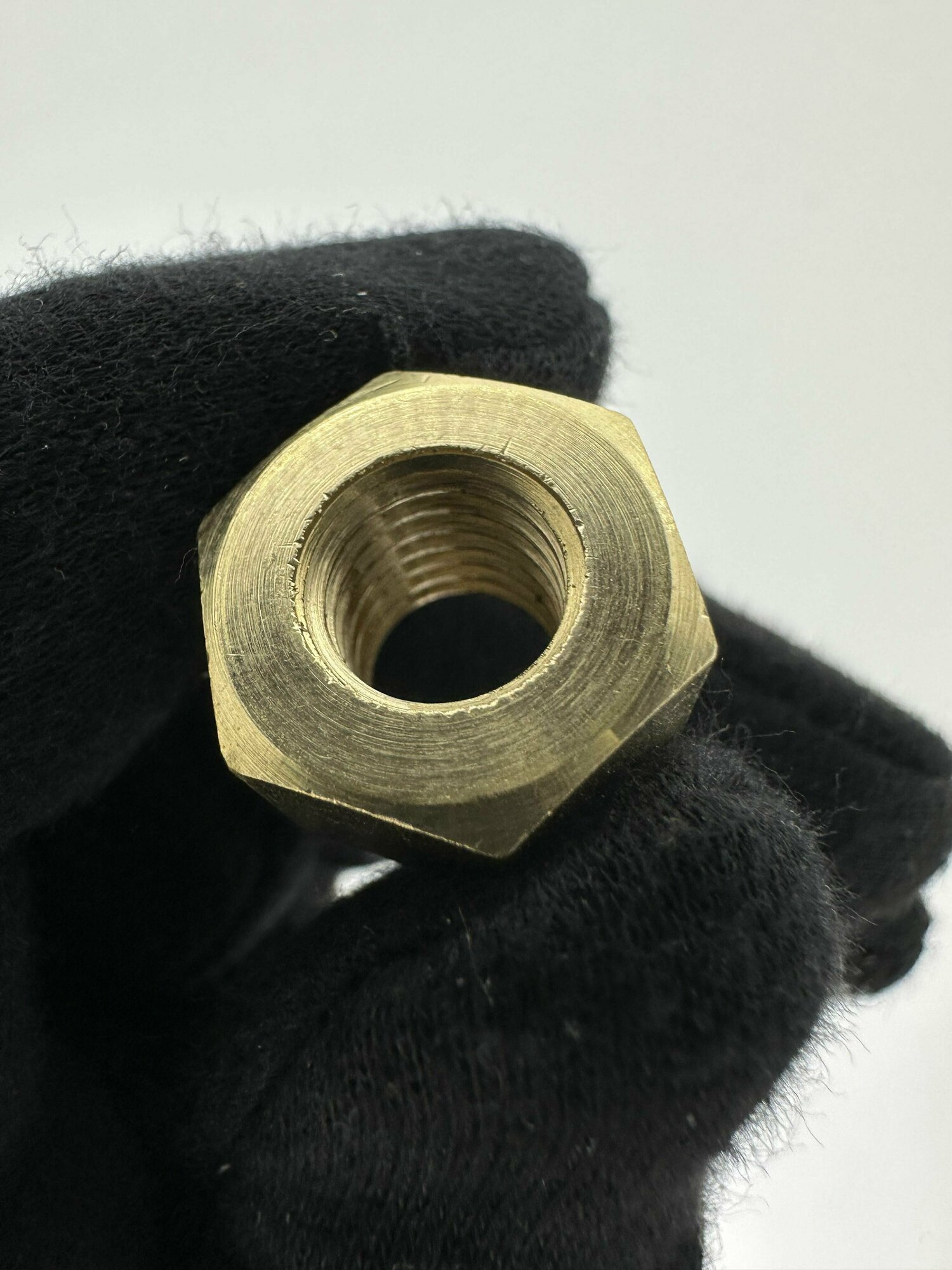 фото Гайка М10 х 1.5 мм для приемной трубы Волга, УАЗ, ГАЗ-2410, 3110, латунь, высокая, 10 штук