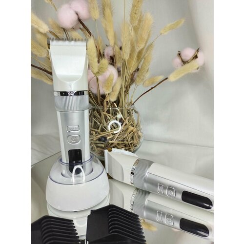 Машинка для стрижки волос беспроводная с дисплеем белая 340000₽