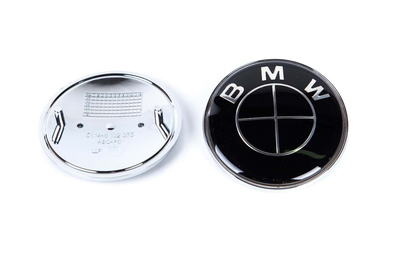 Эмблема на багажник BMW полностью черная 74 мм