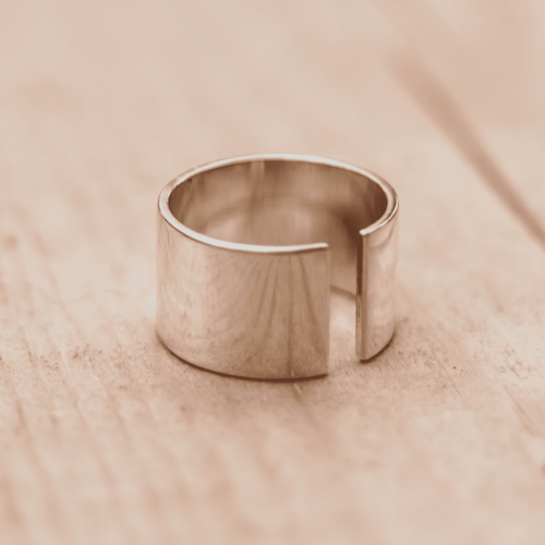 Кольцо My Silver Широкое кольцо с прорезью N1, серебро, 925 проба, размер 20, бежевый