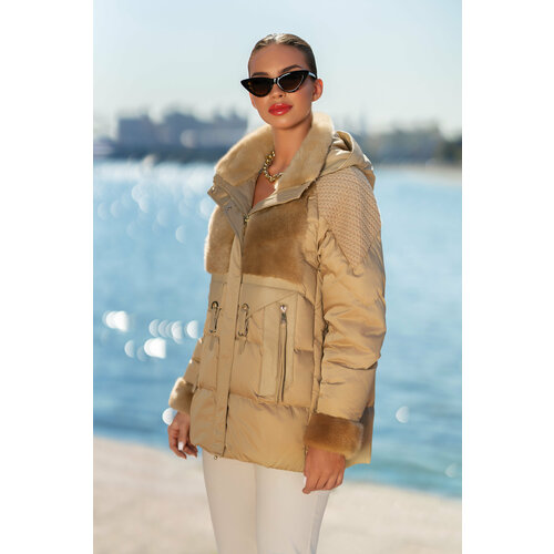 Пуховик, укороченный, оверсайз, съемный мех, отделка мехом, карманы, подкладка, манжеты, ветрозащитная планка, капюшон, стеганый, ультралегкий, ветрозащитный, размер 44, бежевый