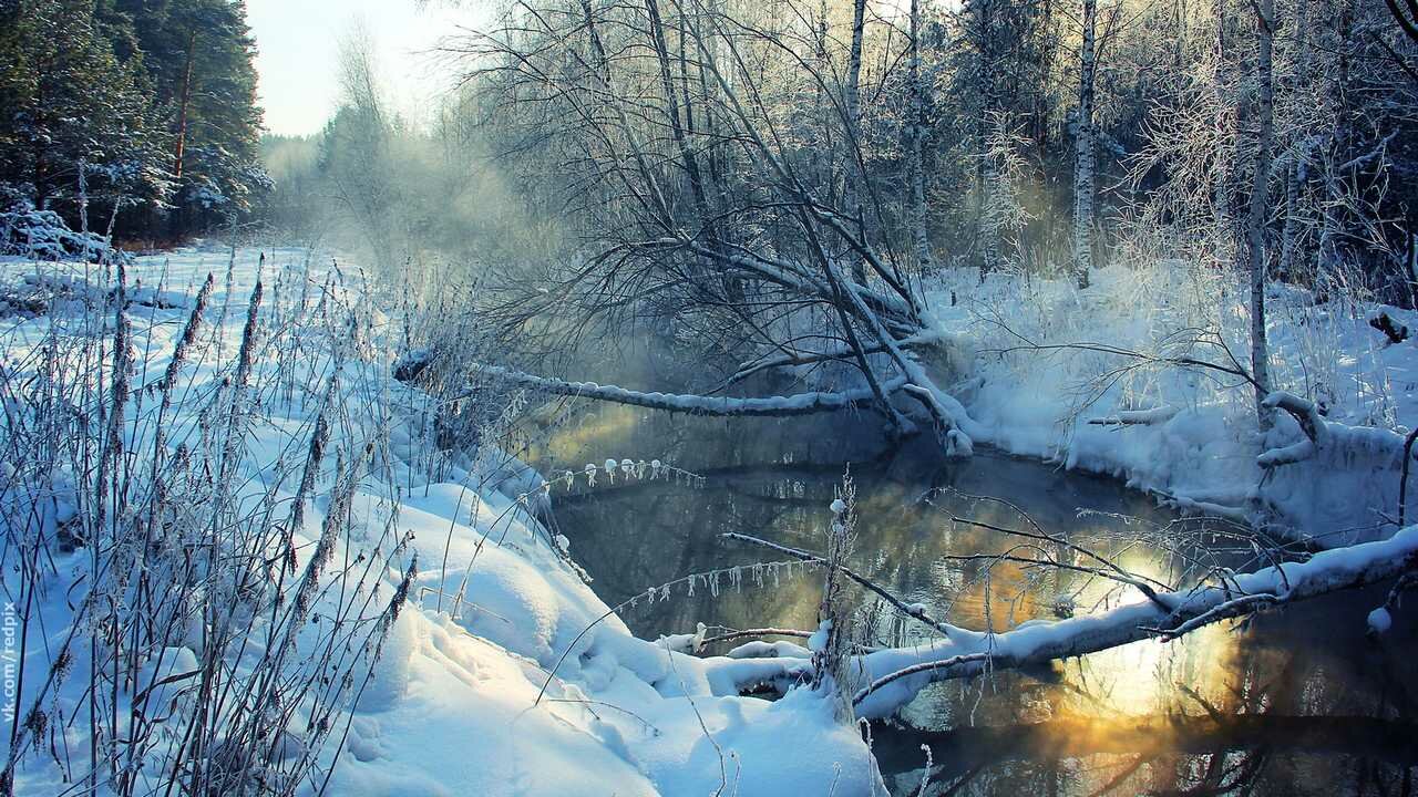 Картина на холсте 60x110 Альянс Лес "Зима река пейзаж природа" на подрамнике / интерьер/ декор