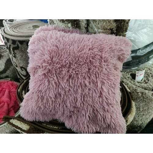 Декоративная подушка мех размер 50 на 50 см. цвет брусничный