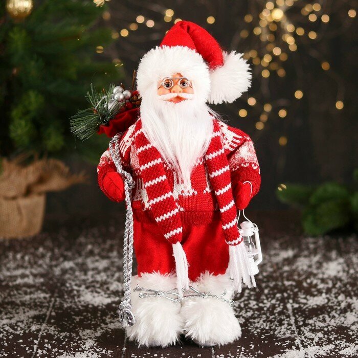 Новогодняя фигурка Зимнее волшебство Дед мороз, В свитере с оленями и с фонариком 30 см