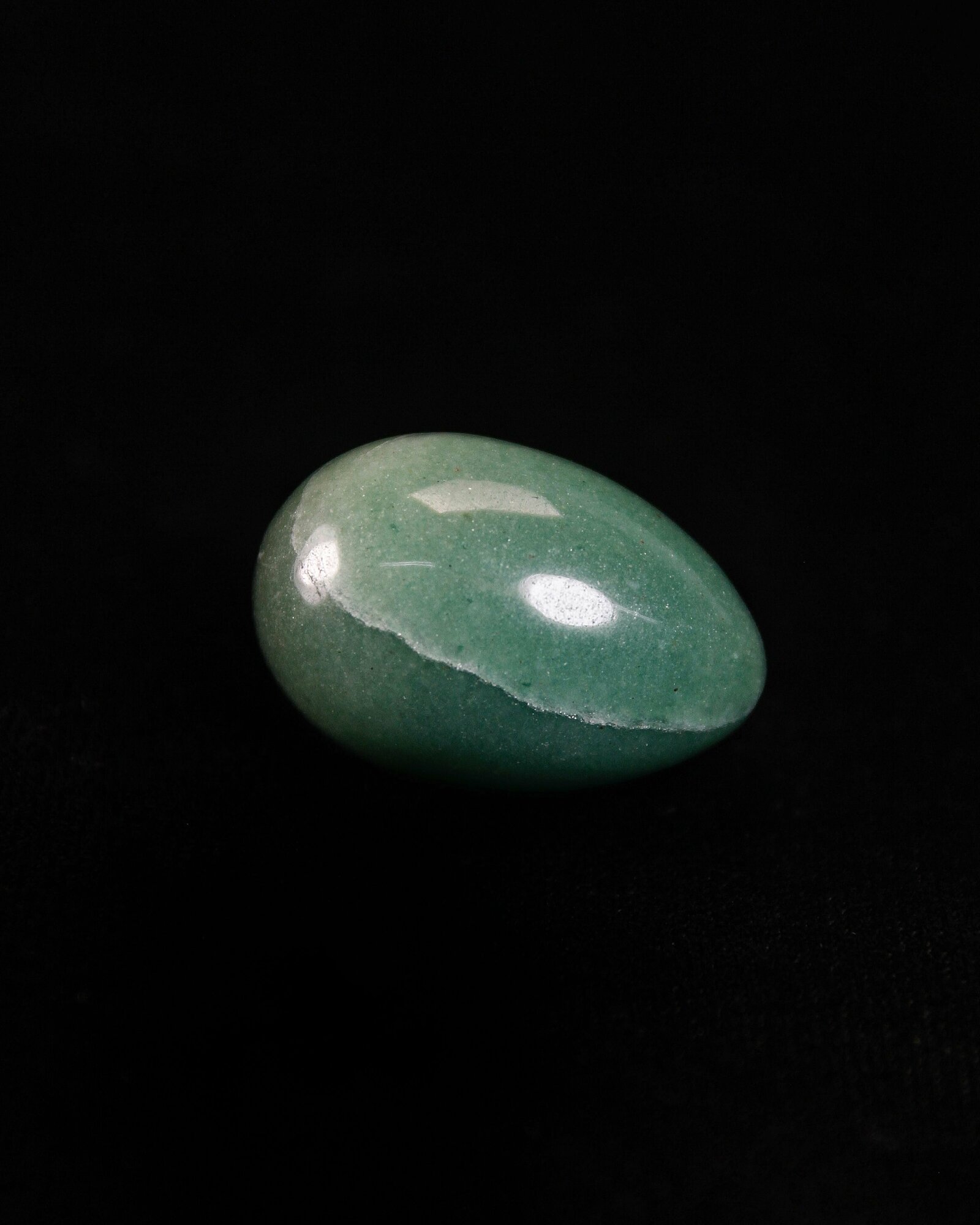 Оберег, амулет Нефрит - 3 см, натуральный камень, галтовка, яйцо, 1 шт - символ благополучия