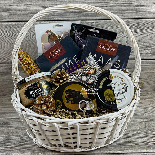 Изображение товара Подарочная корзина с деликатесами из дичи и сырами «Подарок мужчине – S»