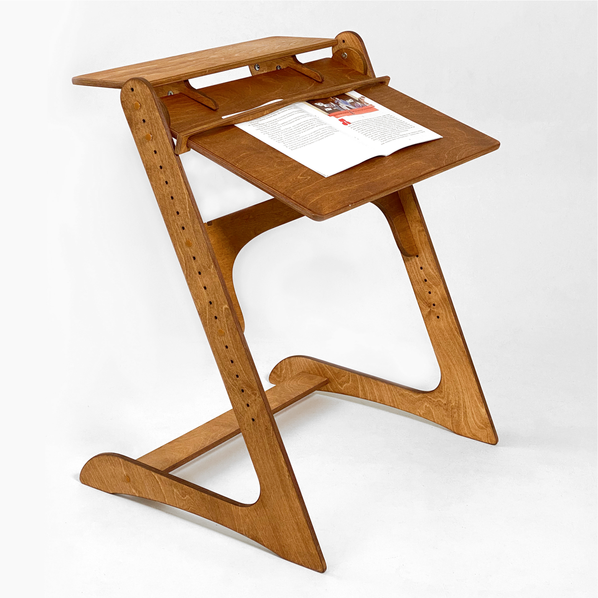 фото Растущая парта "Росток" для детей от 2 лет