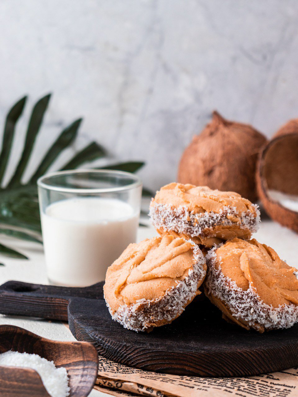 Домашнее печенье, песочное с варёной сгущёнкой, в кокосовой стружке, 800 гр