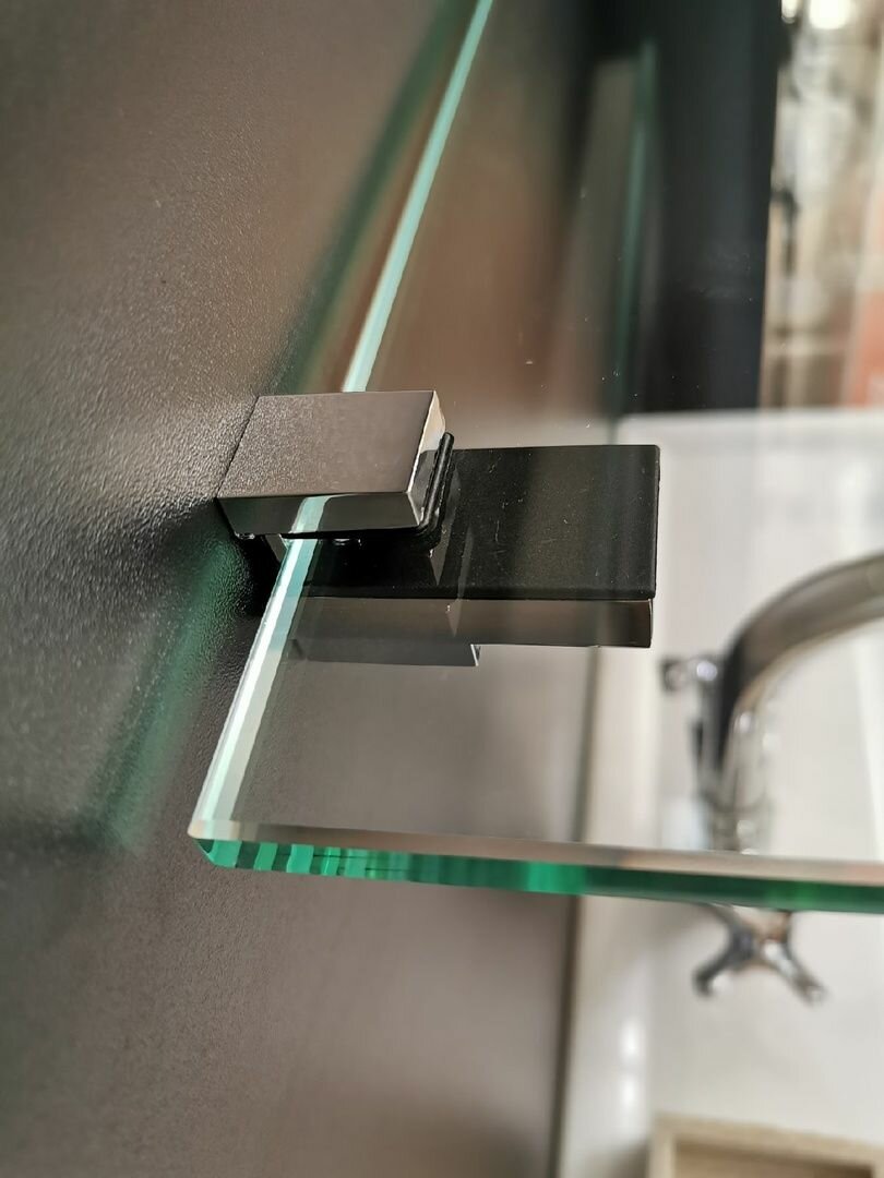 Полка прозрачная с полированной кромкой (стекло 10мм)